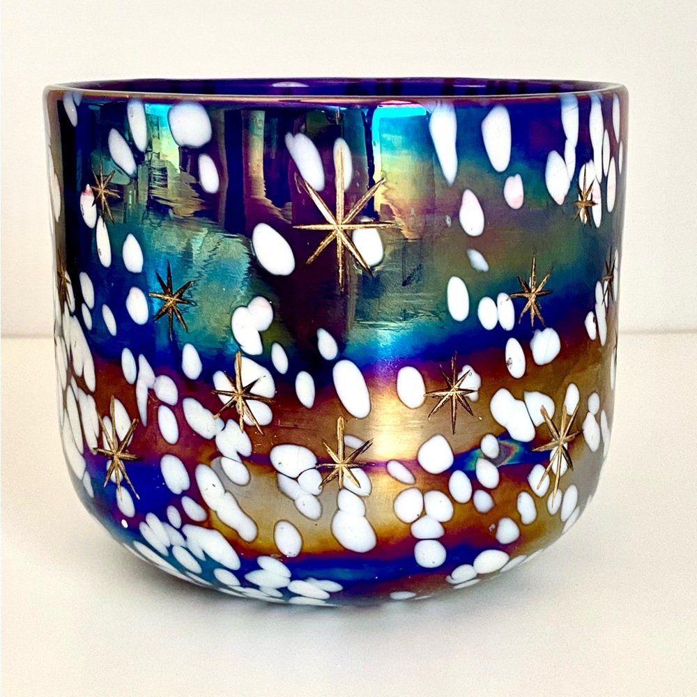 Anthropologie Large Cedar & Cypress (Woody) Candle. 47 hours burn time